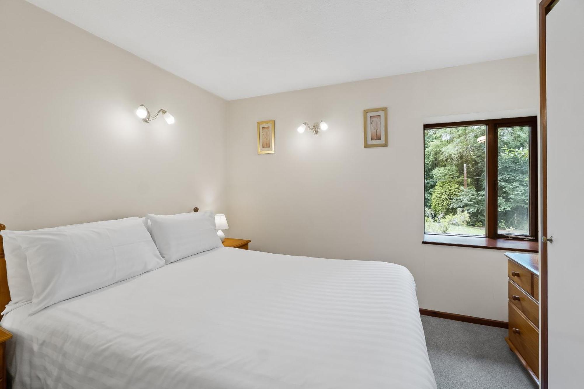 Crylla Valley Cottages - Access To Pool, Gym, Spa And More Saltash Ruang foto